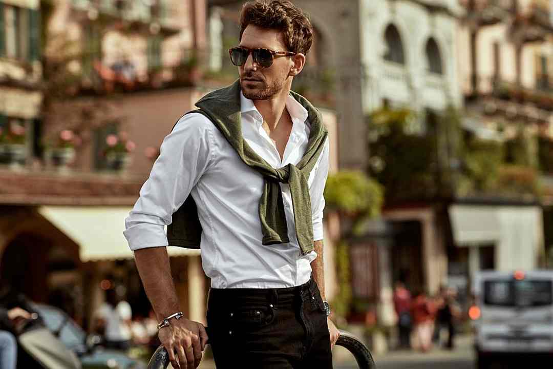 Gown for Your Physique Kind: In-Depth Information for Males