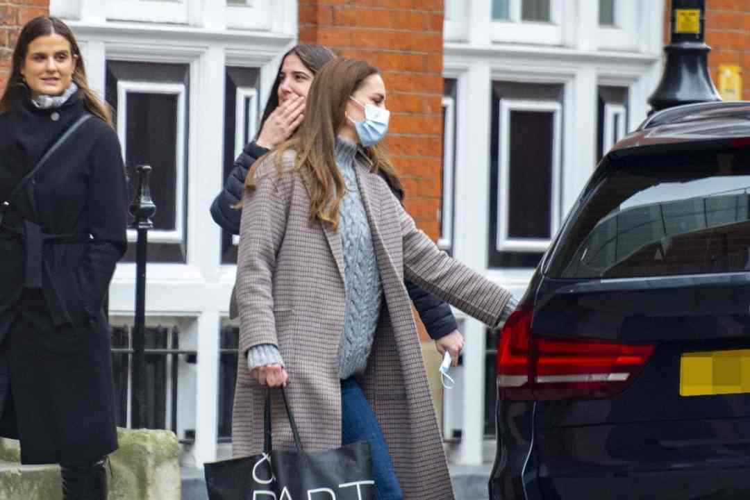 Kate Middleton Was Photographed Procuring in Very Uncommon Take a look at Her Off-Responsibility Model